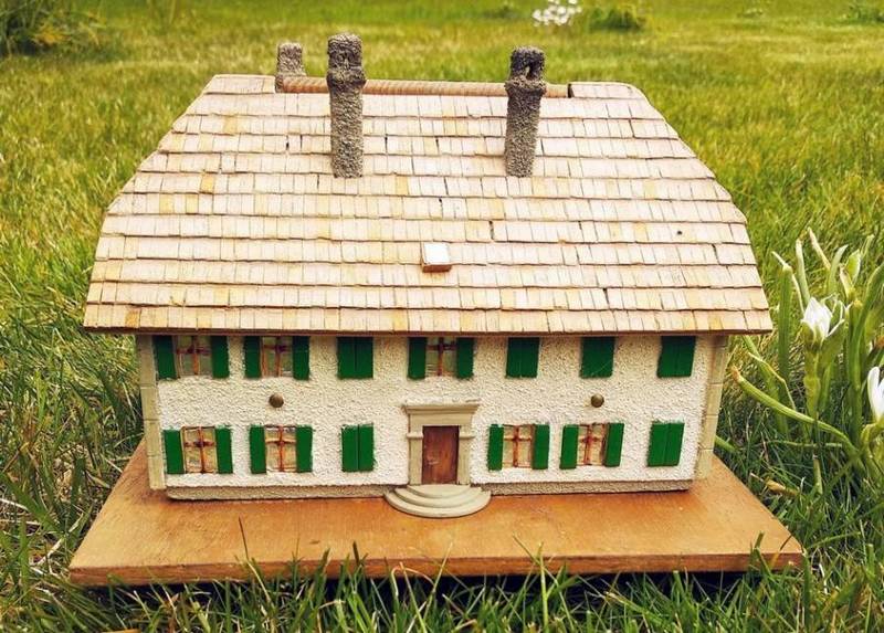 Un exemple de construction avec réserve de cigarettes